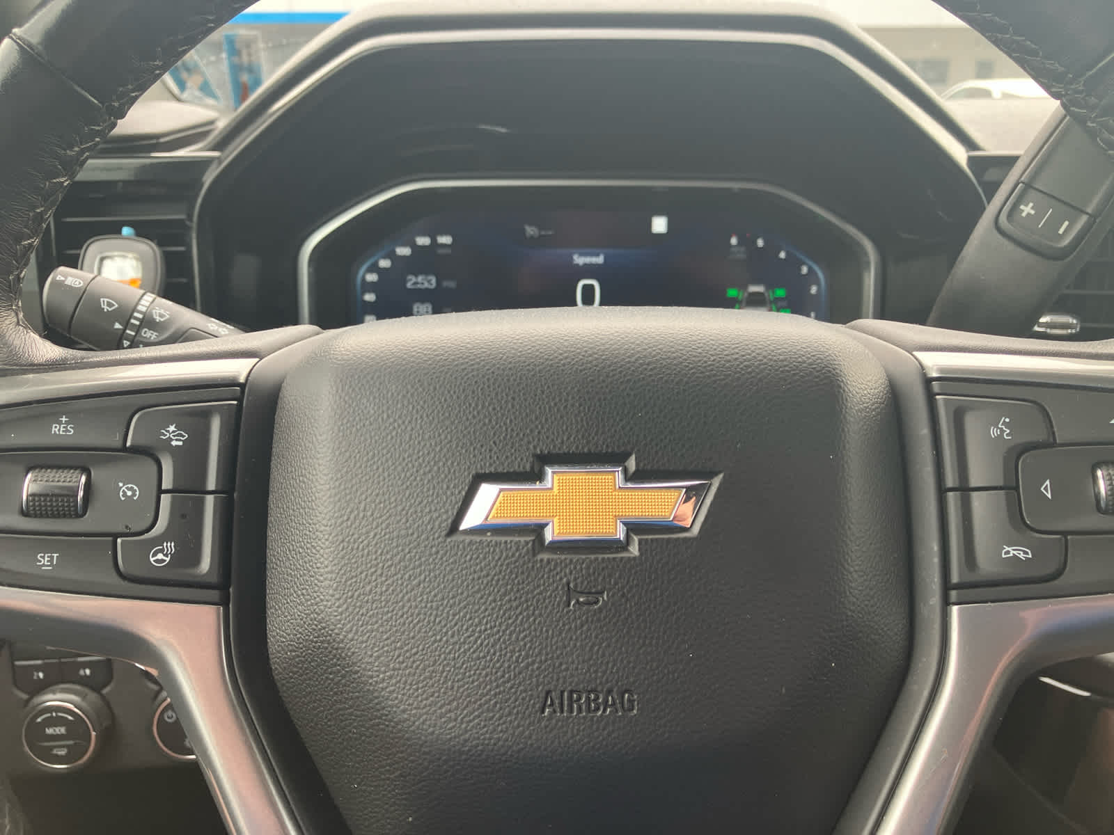2022 Chevrolet Silverado 1500 LT (2FL)