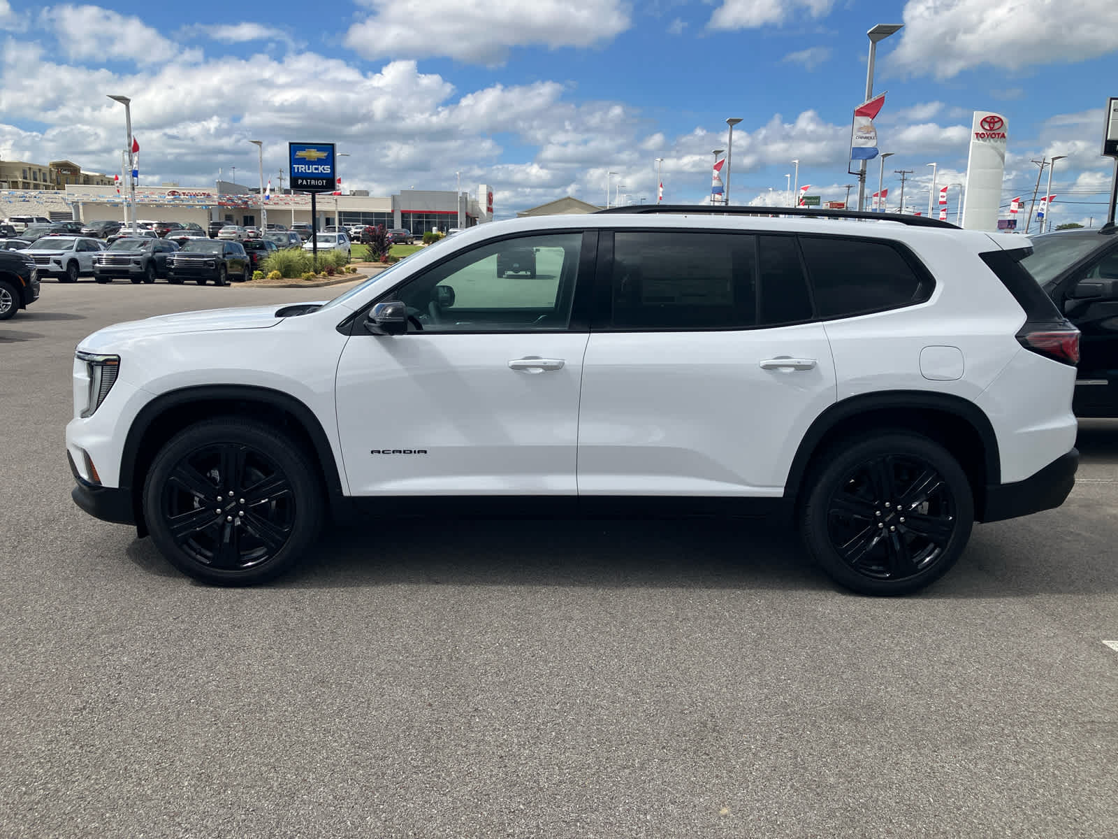 2027 GMC Acadia Elevation