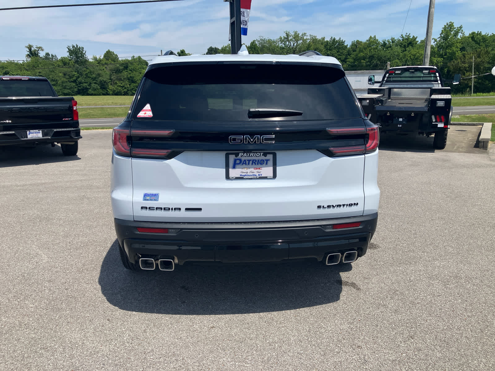 2026 GMC Acadia Elevation