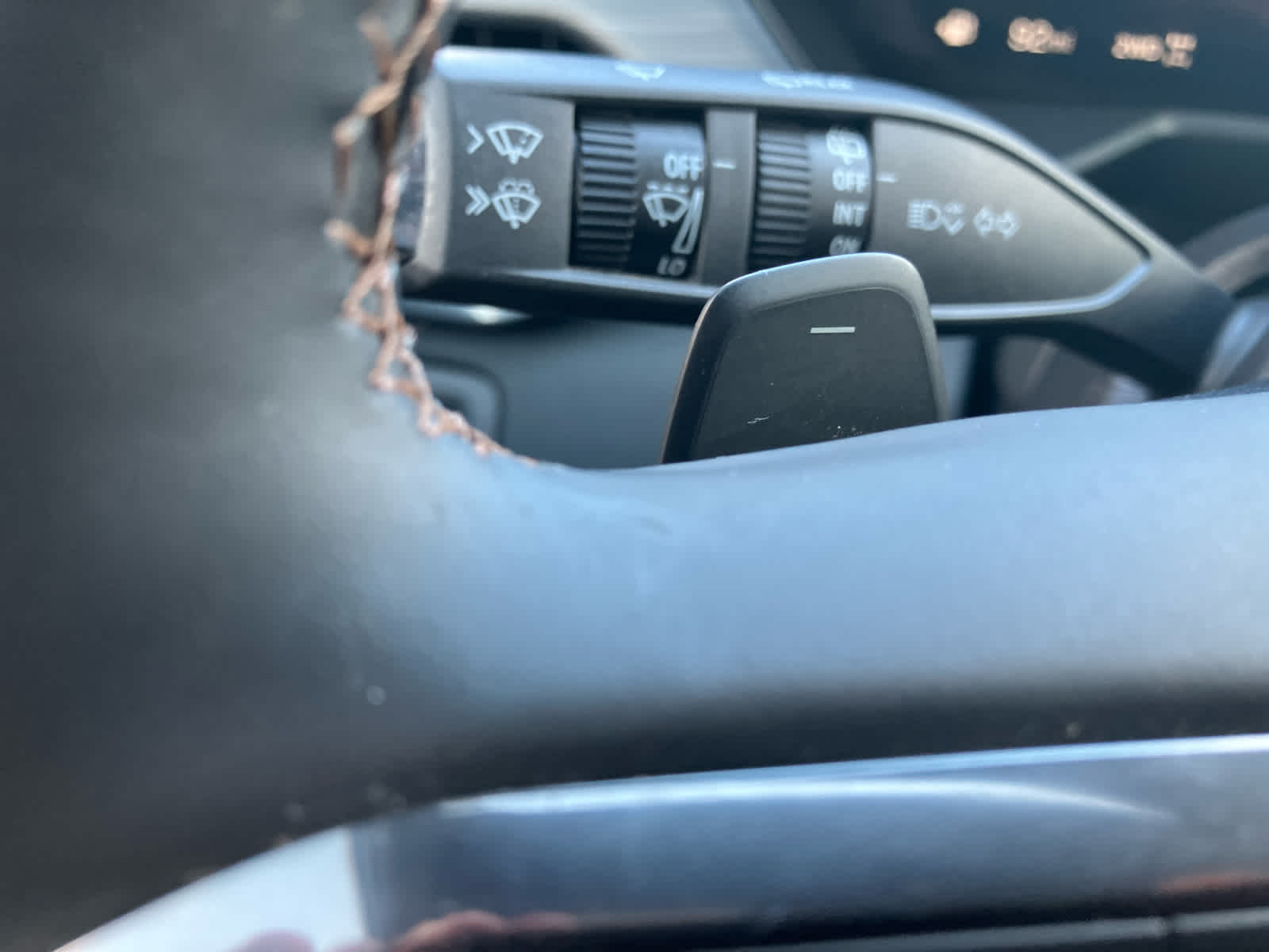 2025 GMC Acadia AT4