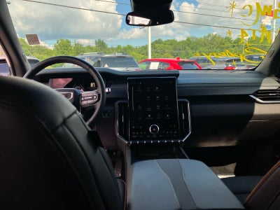2025 GMC Acadia AT4