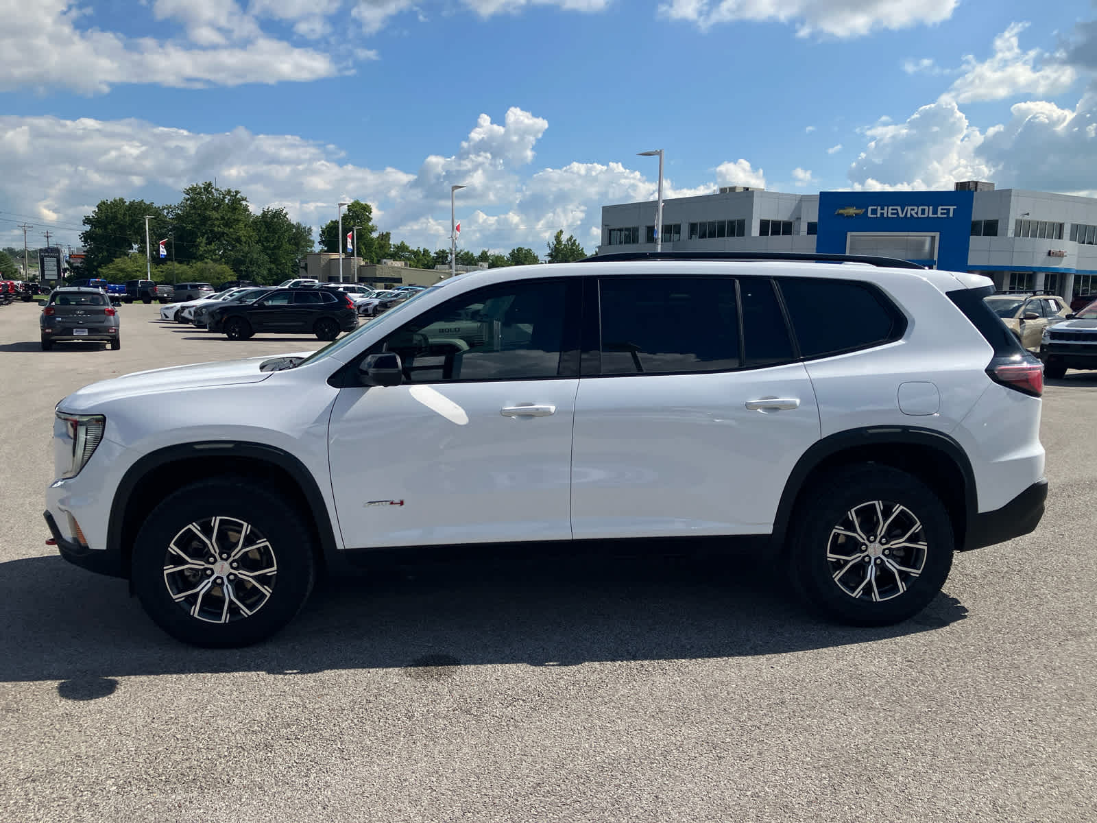 2025 GMC Acadia AT4