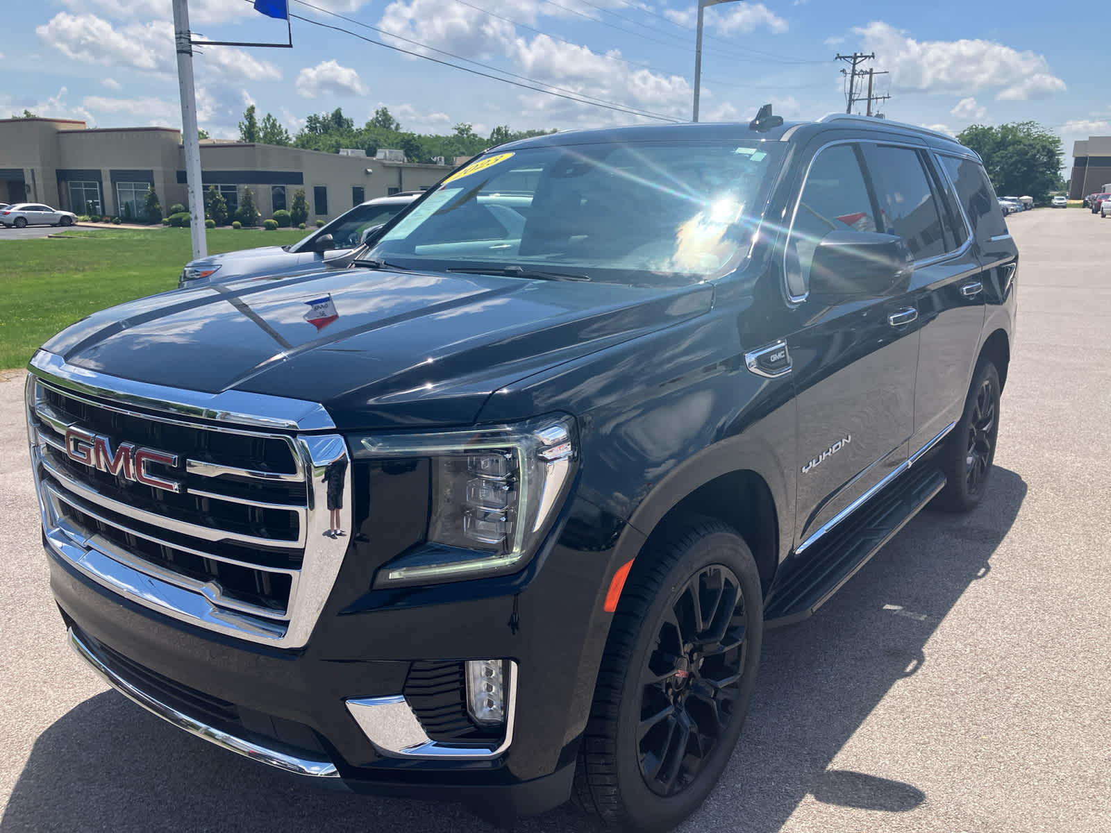 2023 GMC Yukon SLT
