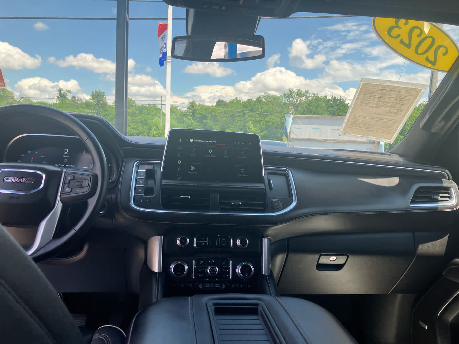 2023 GMC Yukon SLT