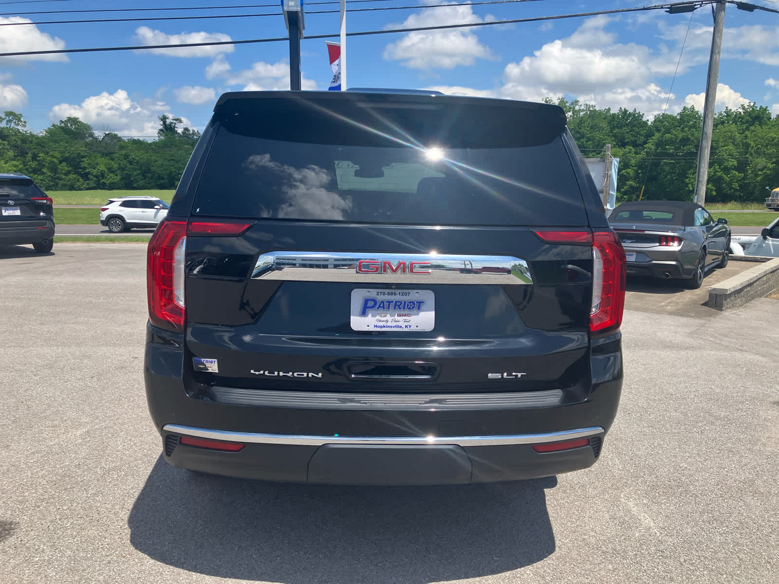 2023 GMC Yukon SLT