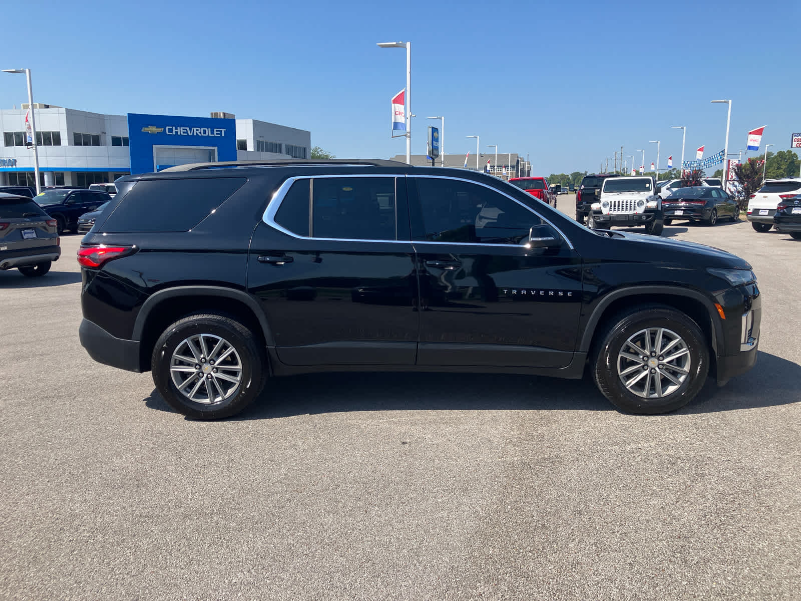 2022 Chevrolet Traverse LT Cloth