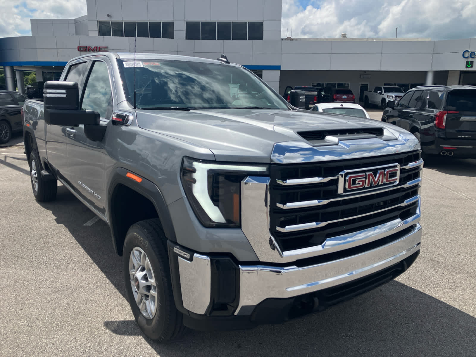 2026 GMC Sierra 2500 HD SLE