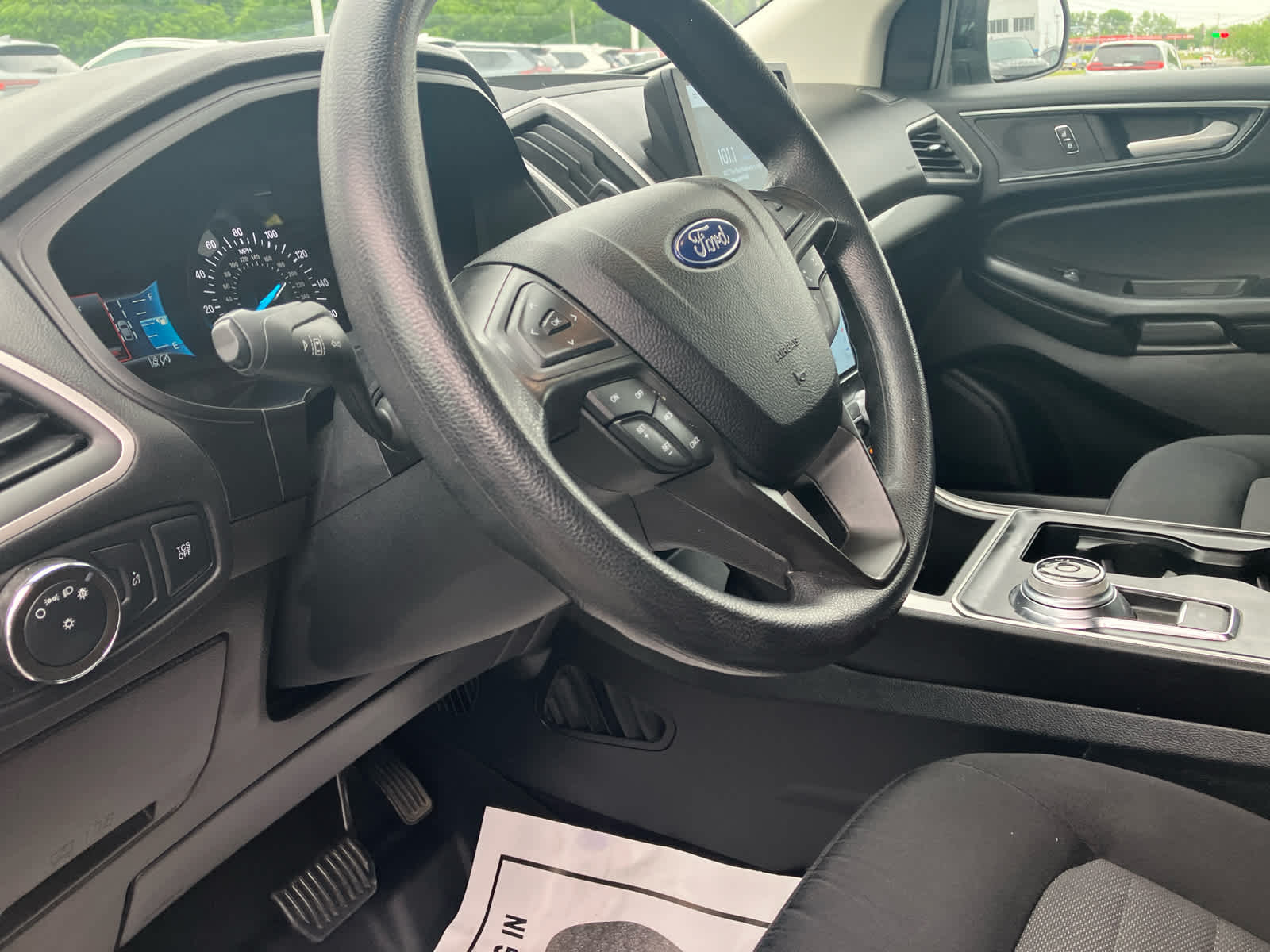 2022 Ford Edge SE