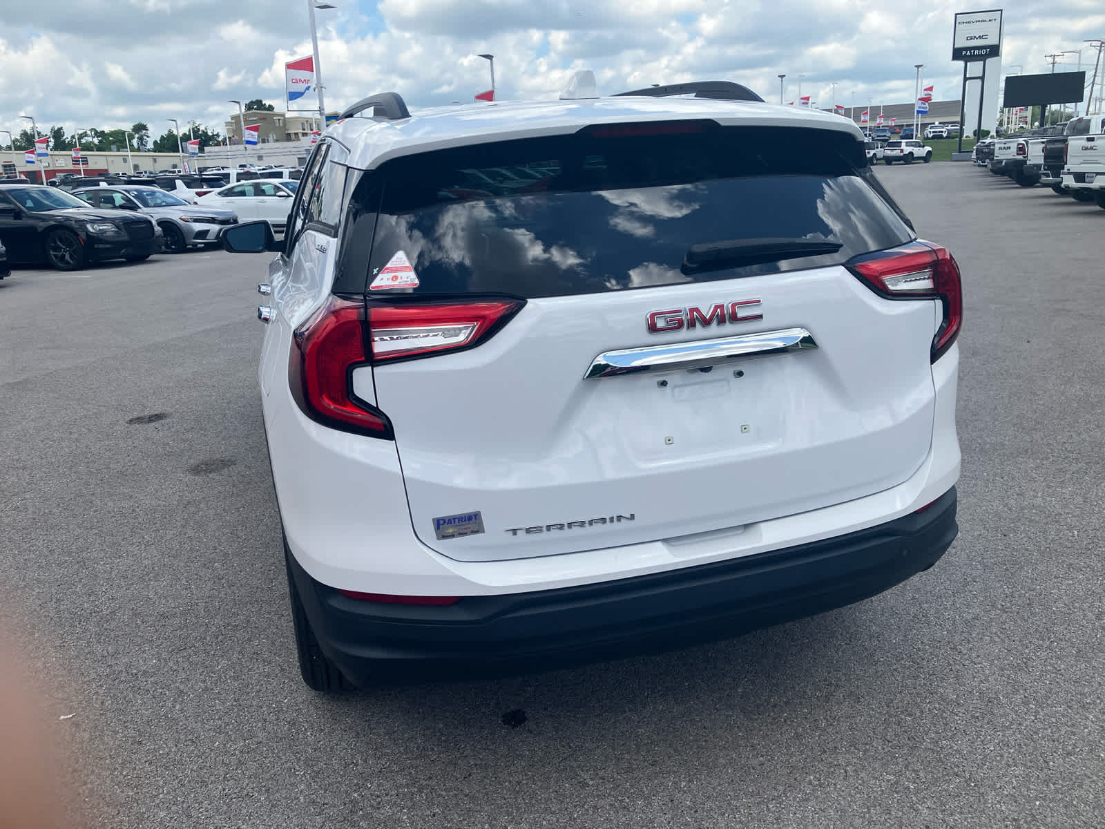 2022 GMC Terrain SLE