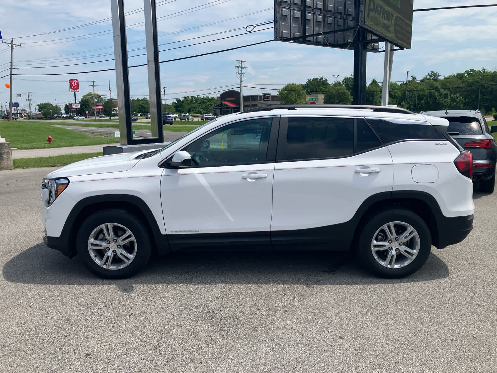 2023 GMC Terrain SLE