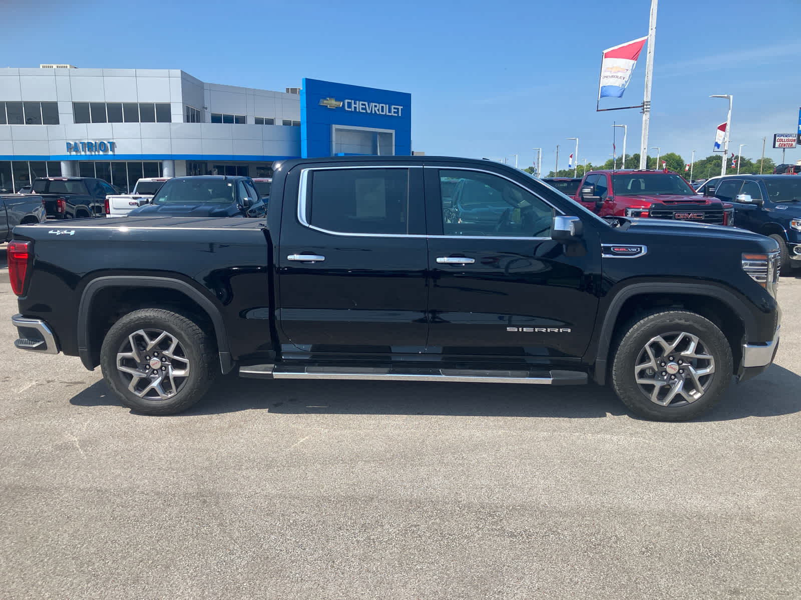 2024 GMC Sierra 1500 SLT