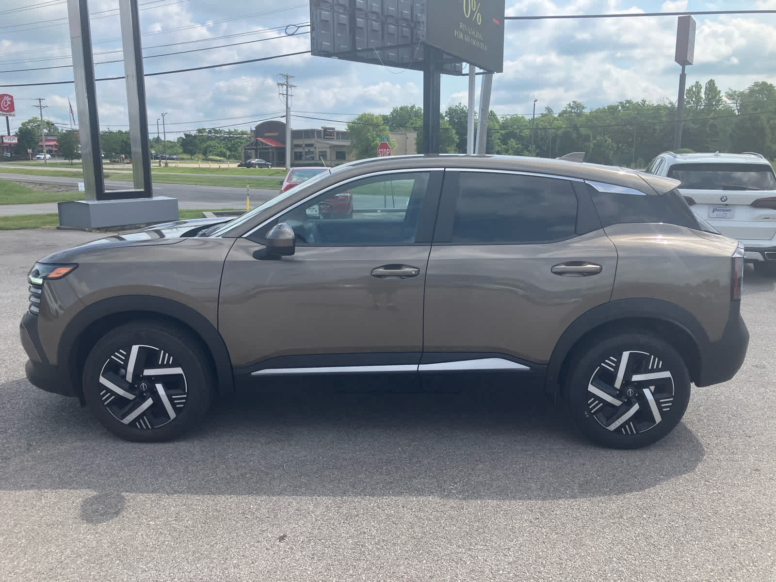 2025 Nissan Kicks SV