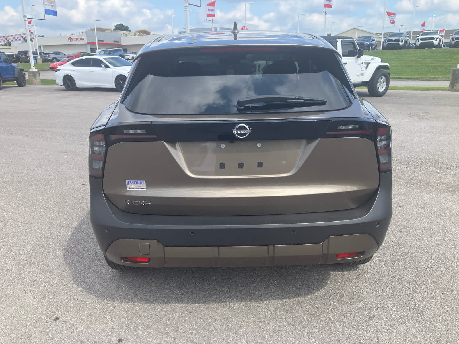 2025 Nissan Kicks SV
