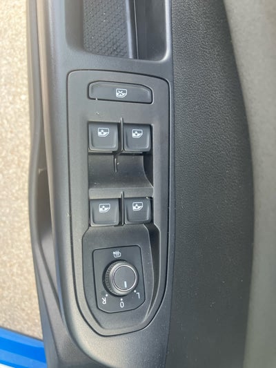 2025 Volkswagen Taos SE Black