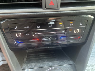 2025 Volkswagen Taos SE Black