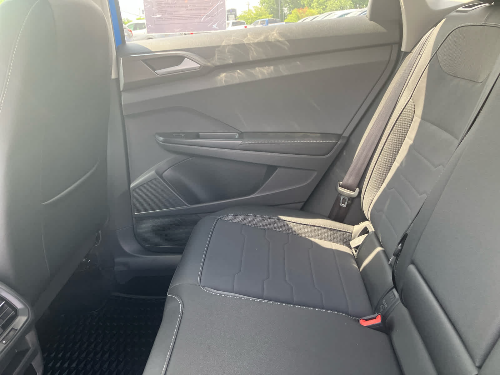 2025 Volkswagen Taos SE Black
