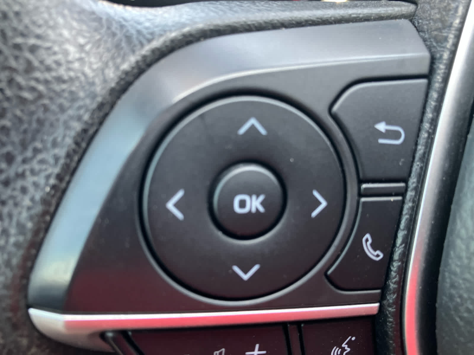 2024 Toyota Camry Hybrid LE