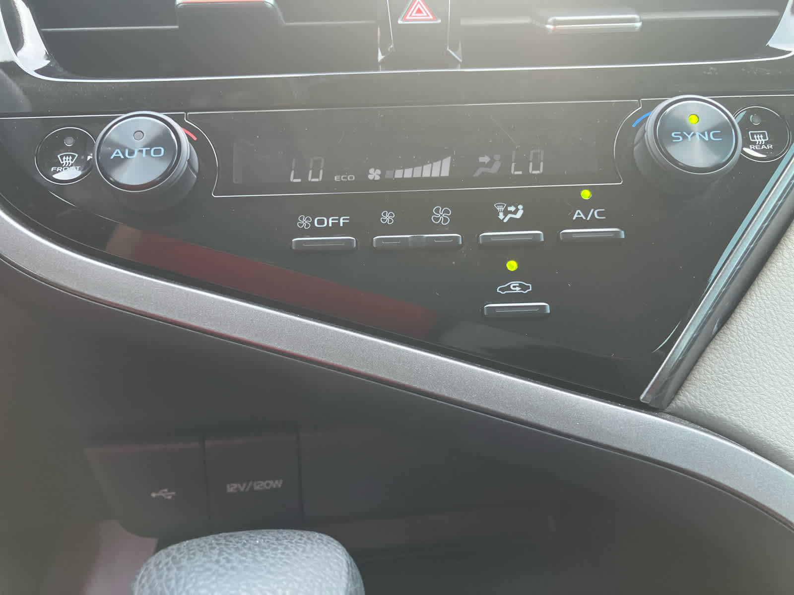 2024 Toyota Camry Hybrid LE
