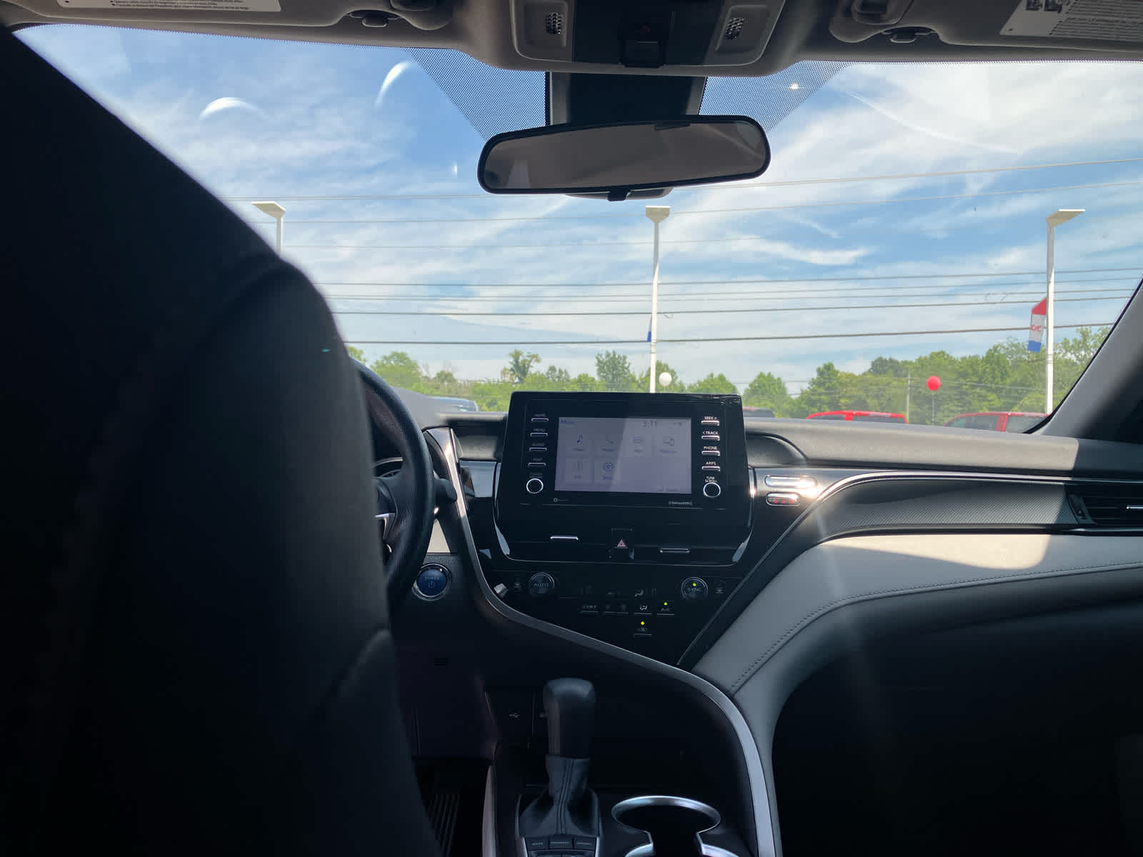 2024 Toyota Camry Hybrid LE