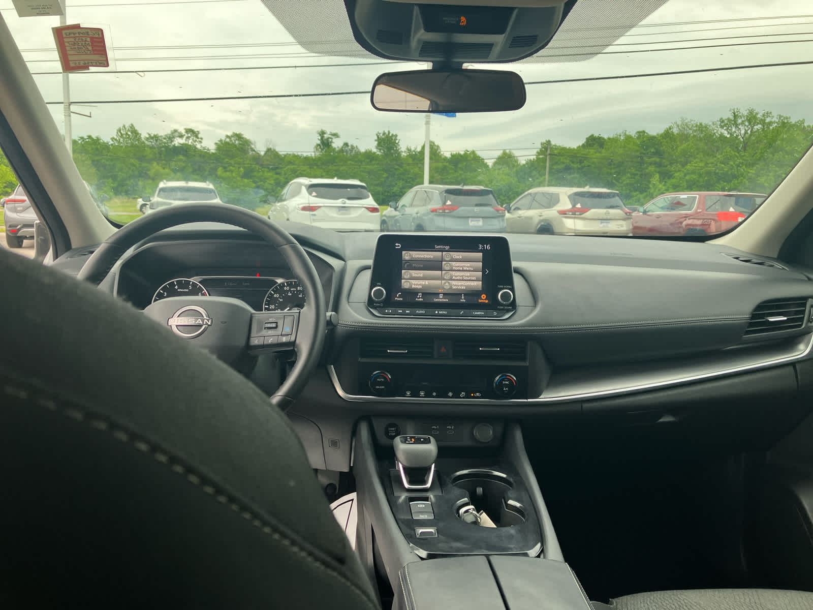 2025 Nissan Rogue SV