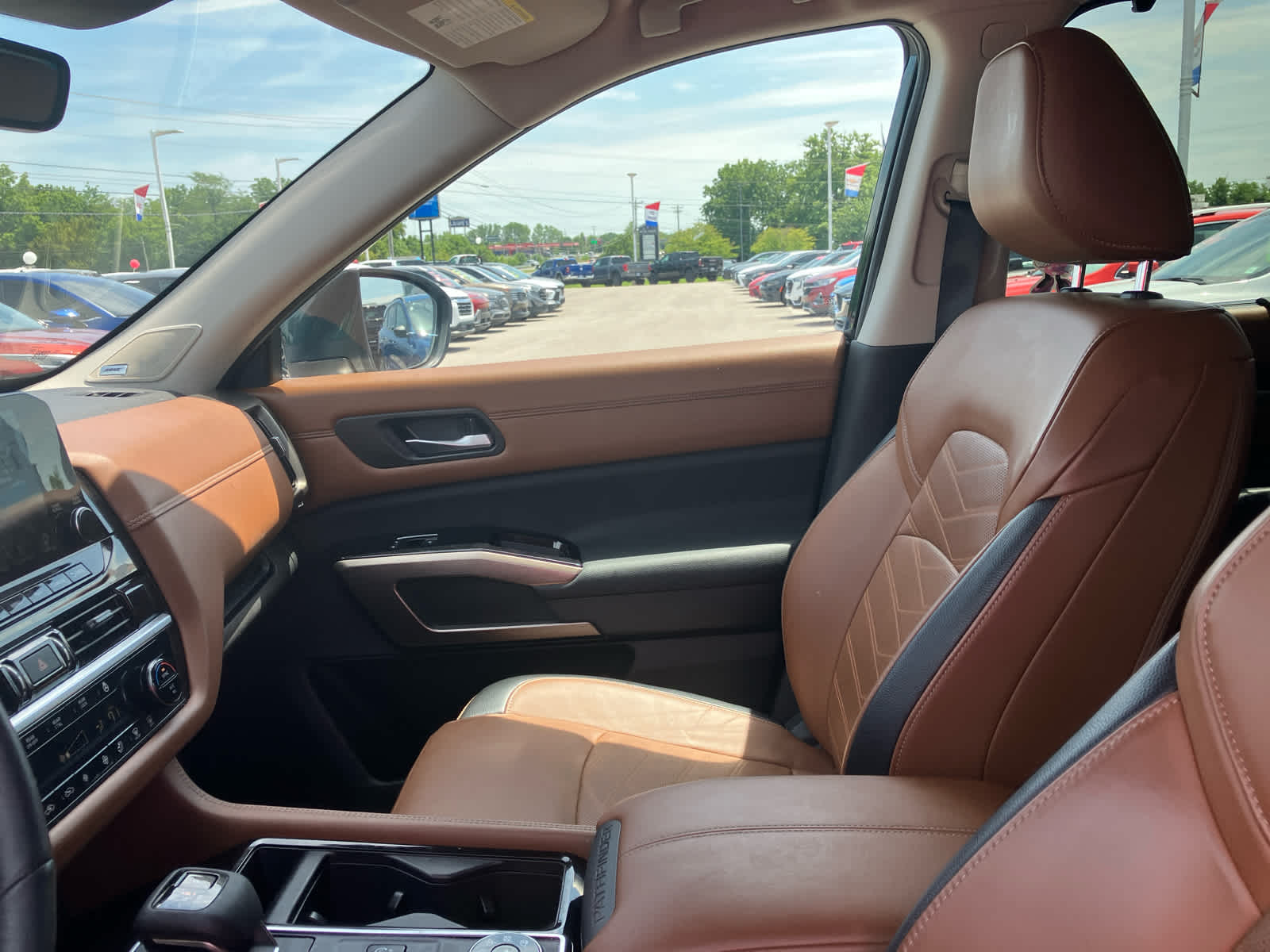2024 Nissan Pathfinder Platinum