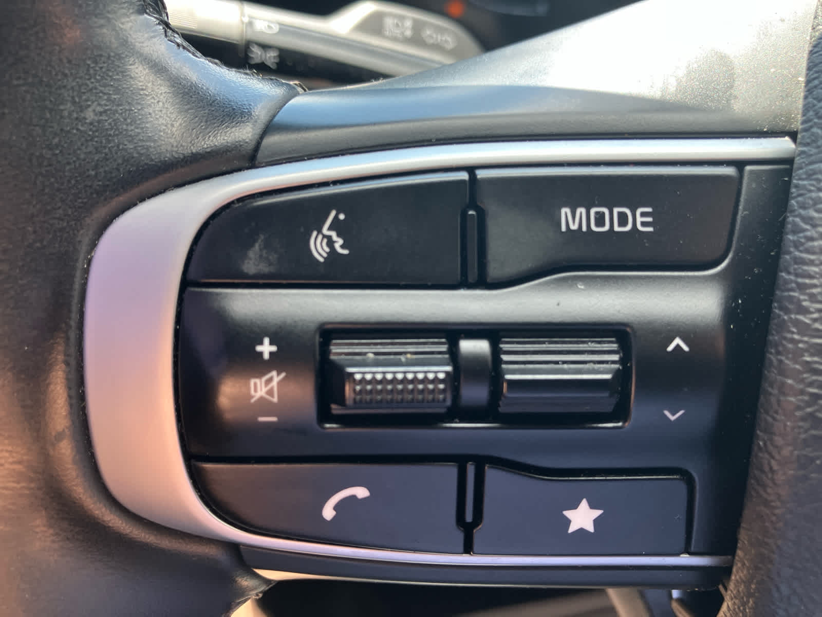 2023 Kia Sportage EX - Photo 16