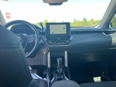 2024 Toyota Corolla Cross LE