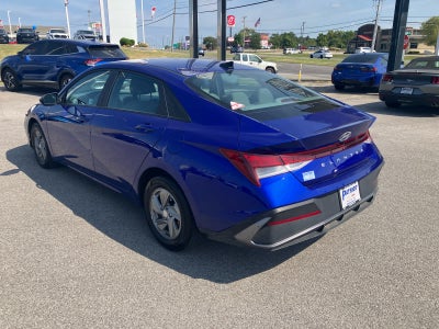 2024 Hyundai Elantra SE