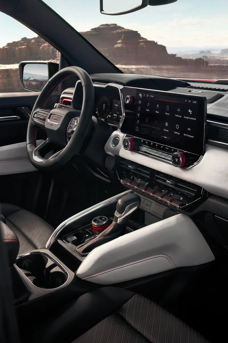 2026 GMC Canyon infotainment system at Patriot GMC in HOPKINSVILLE KY